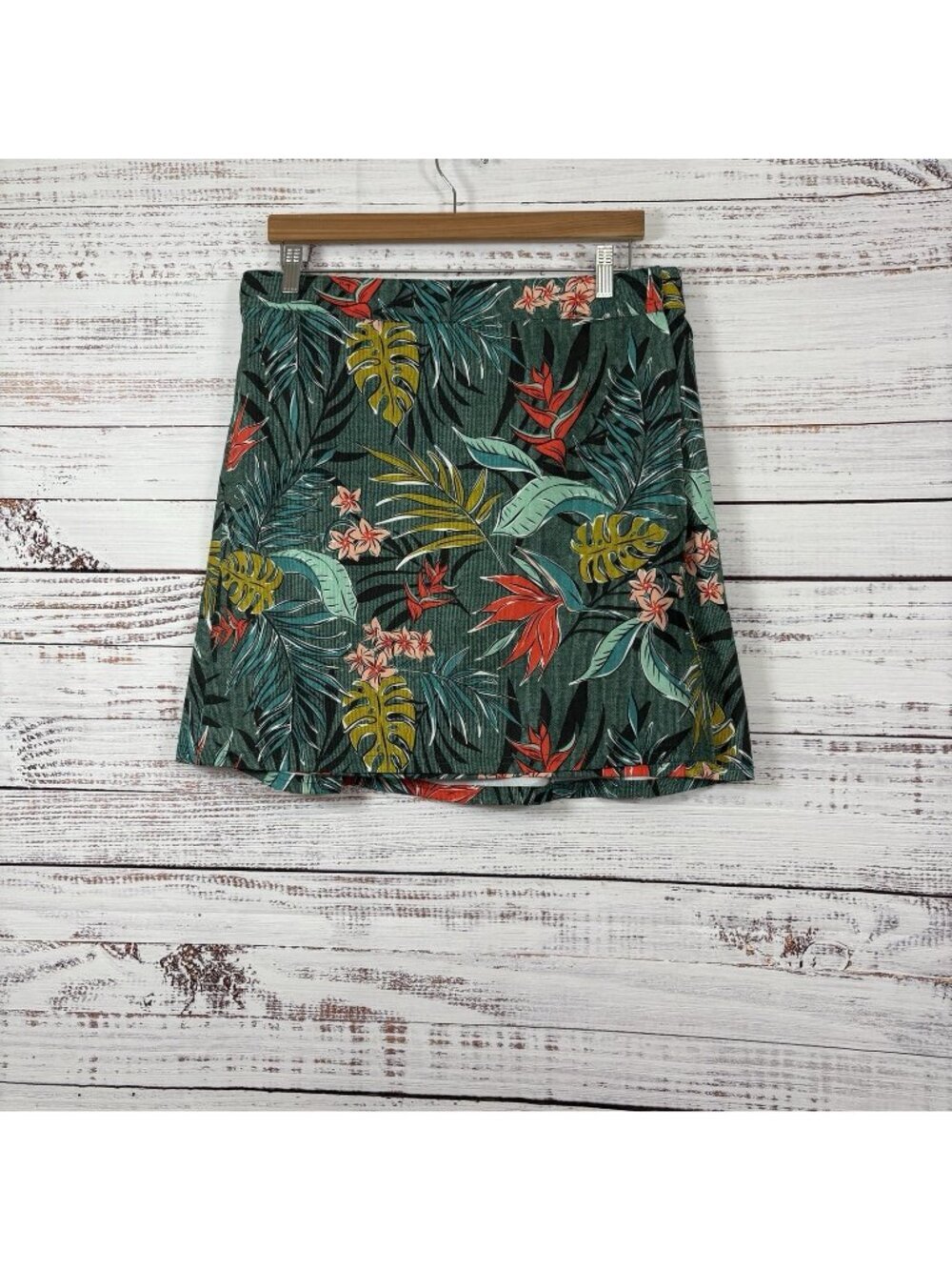 RipSkirt Green Hibiscus Hawaii Floral Wrap Length 2 Skirt